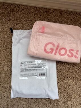 Glossier Mini Beauty Bag NWT